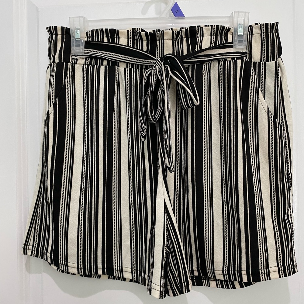 Trendz pull on shorts, Sz L